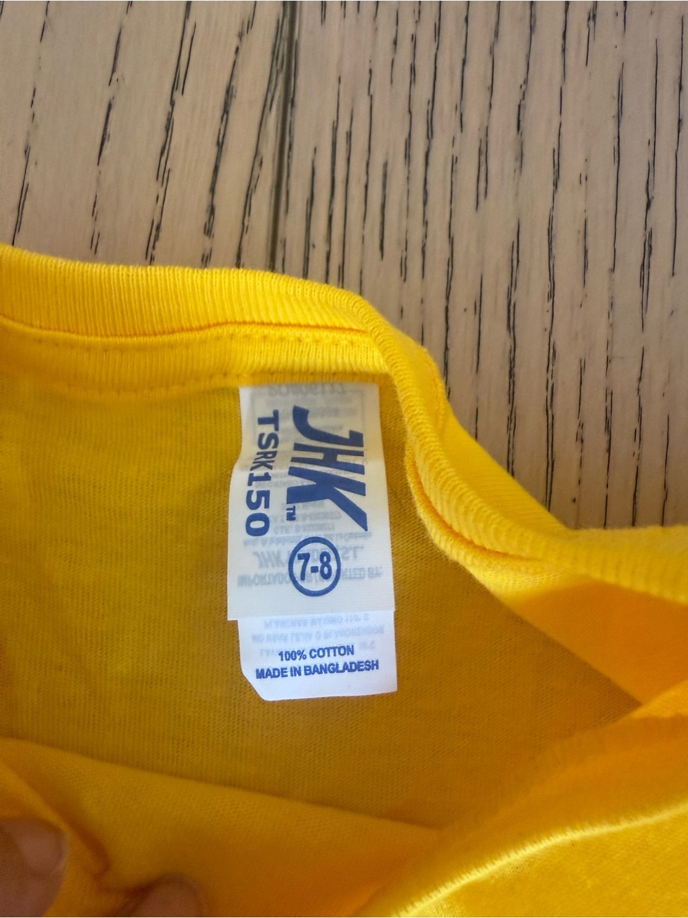 LA Lakers kid’s T Shirt Size 7/8 Yellow Basketball Outdoor T- Shirt - Picture 4 of 6